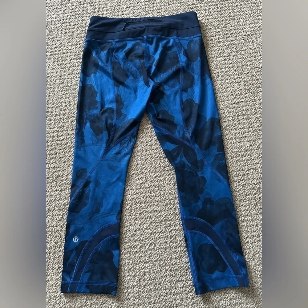 Lululemon Inky Floral Inspire crop leggings